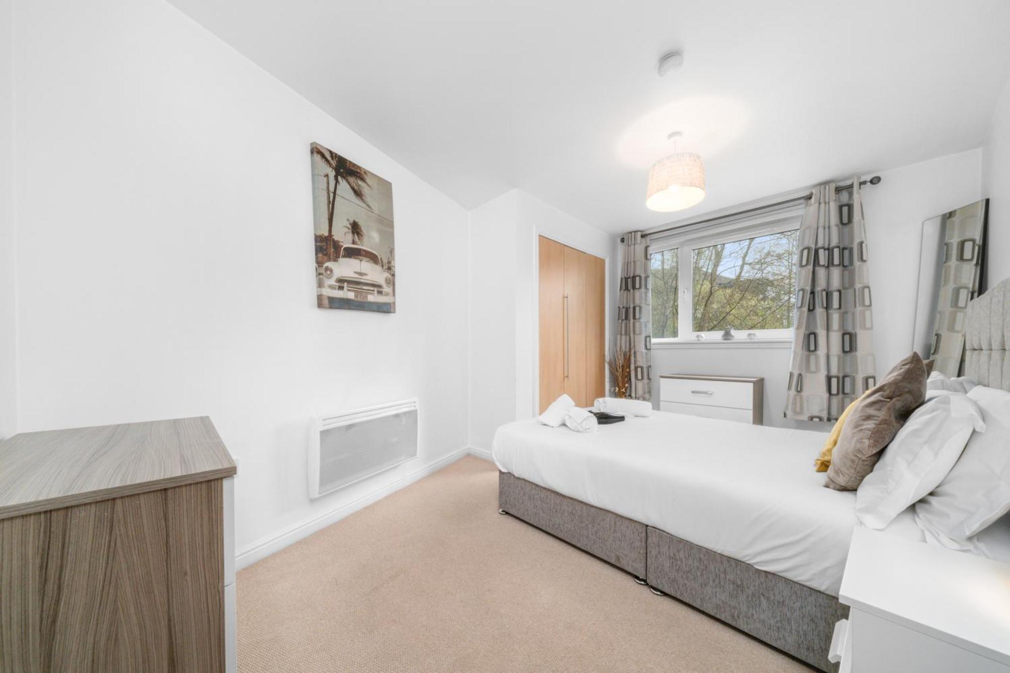 Saughton Suite With Views Of Water Of Leith 에든버러 외부 사진